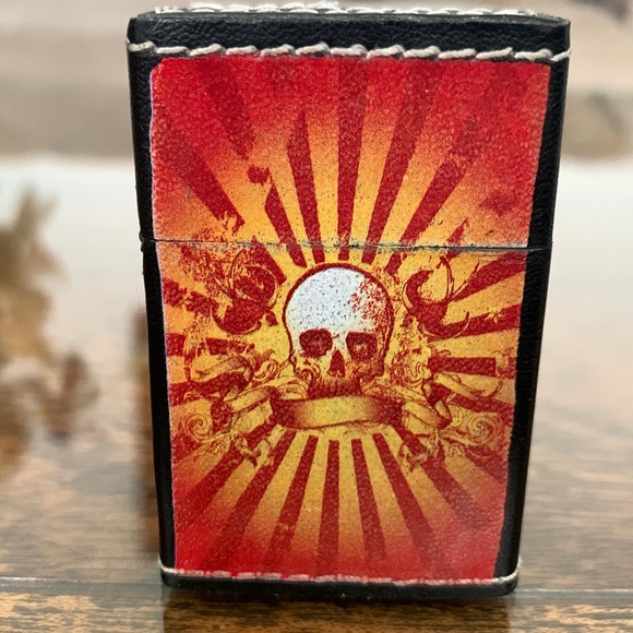 Skull Torch Light Black Leather Lighter Flip Top - Picture 3 of 8